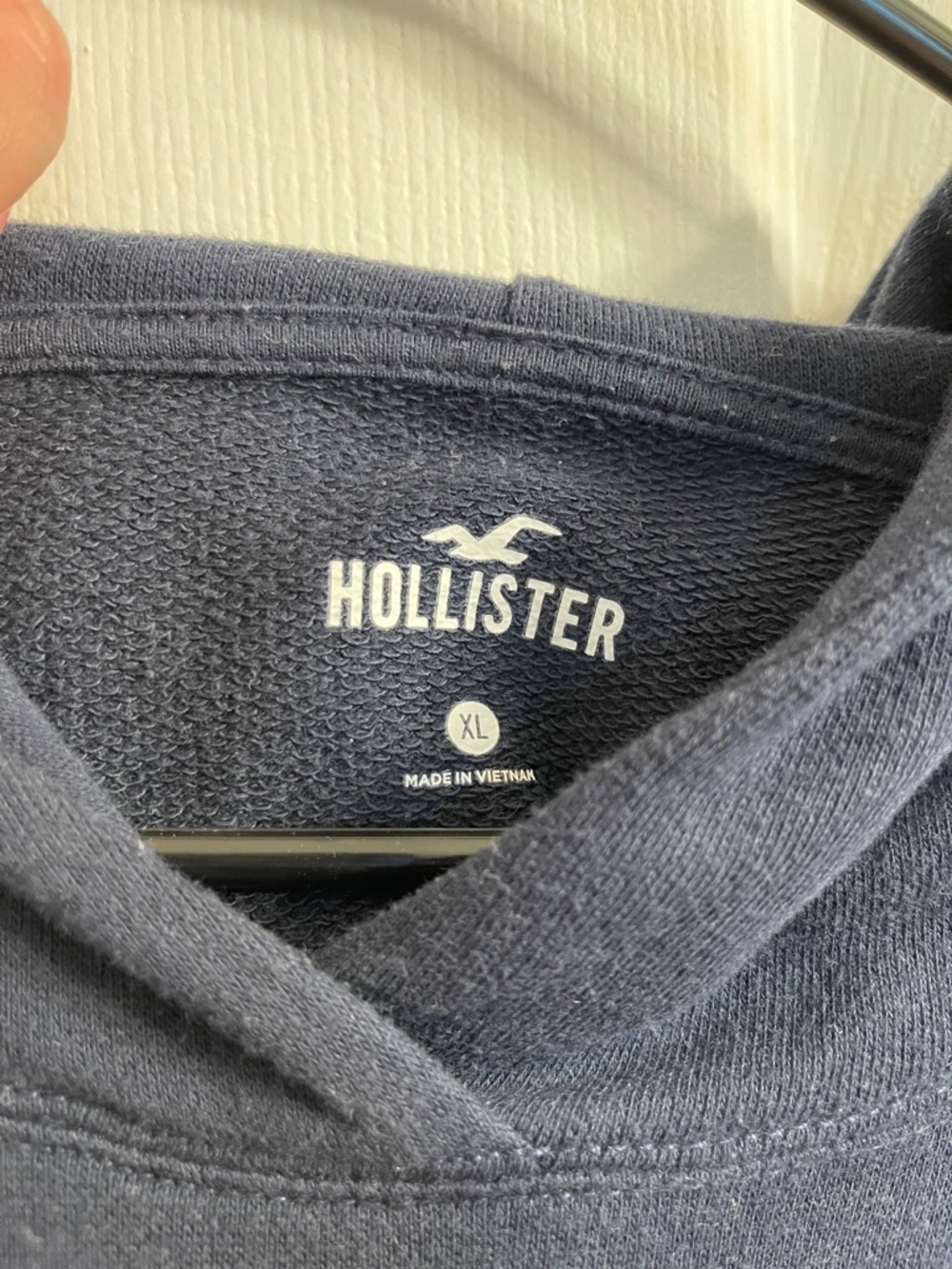 Hollister XL Women’s Navy Blue Pullover Hoodie - Picture 3 of 3